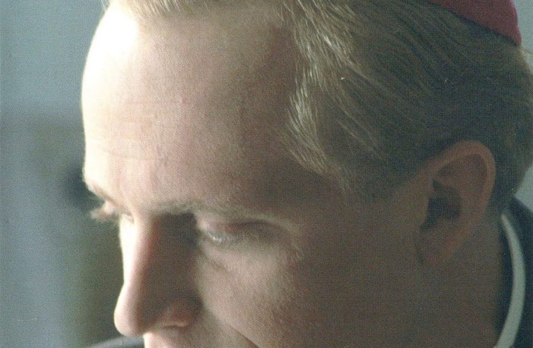 Juan Pablo II o la humanidad de un santo